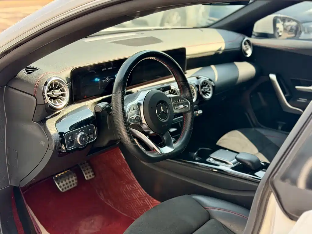 Mercedes-Benz CLA (Import) — фото 13