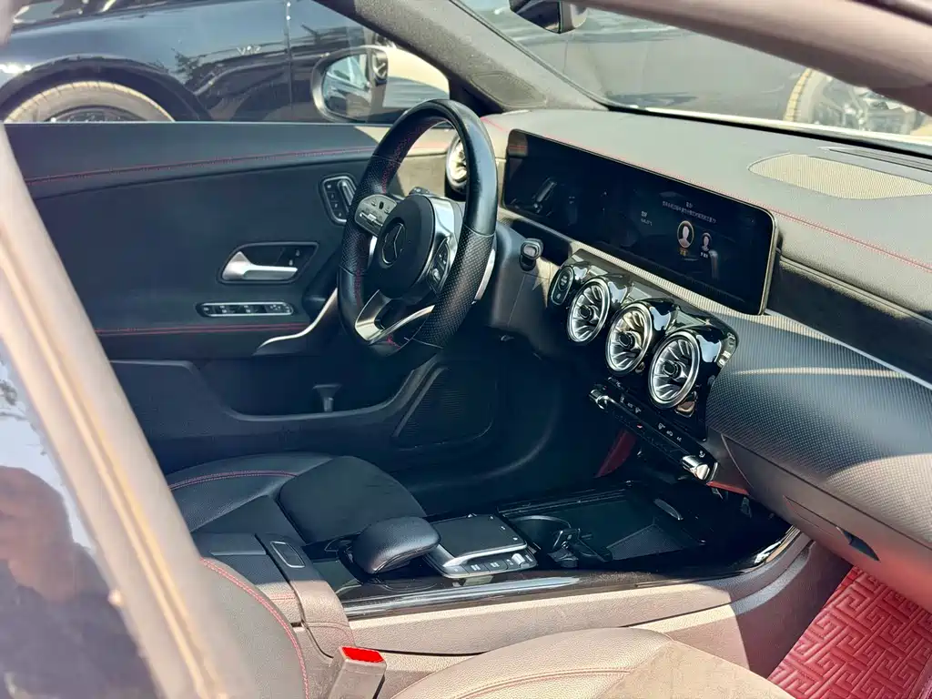 Mercedes-Benz CLA (Import) — фото 20