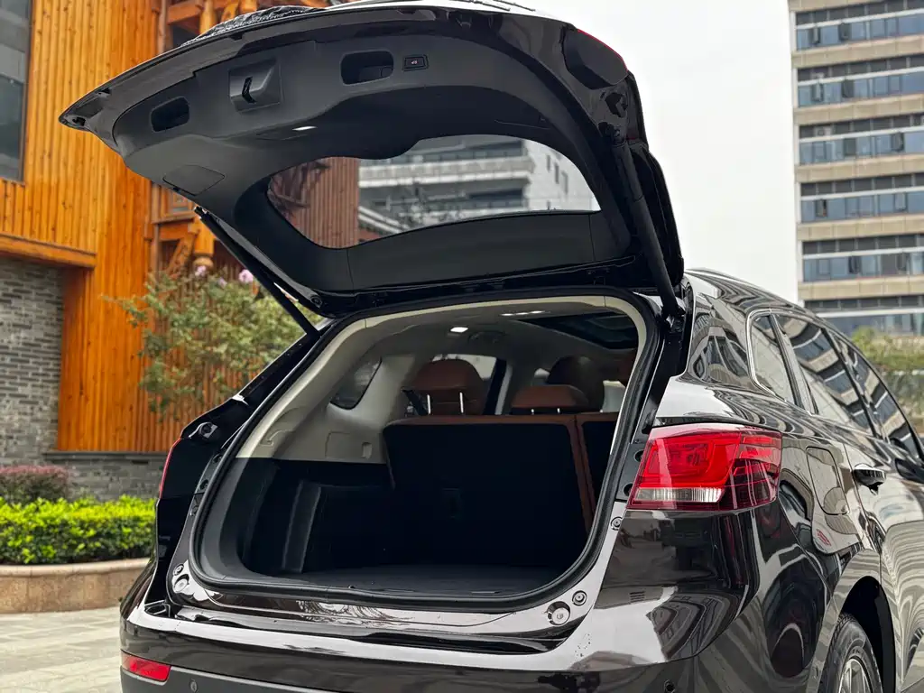 Borgward BX7 — фото 15