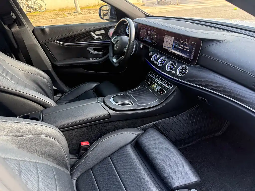 Mercedes-Benz E-Class — фото 11