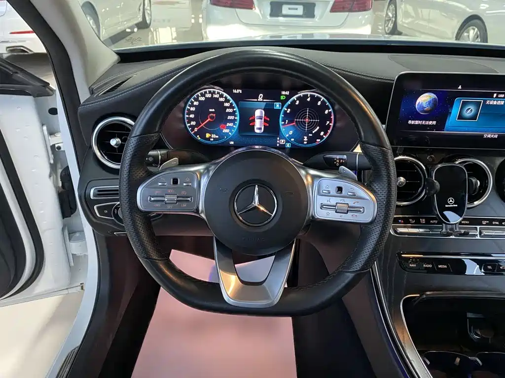 Mercedes-Benz C-Class — фото 17