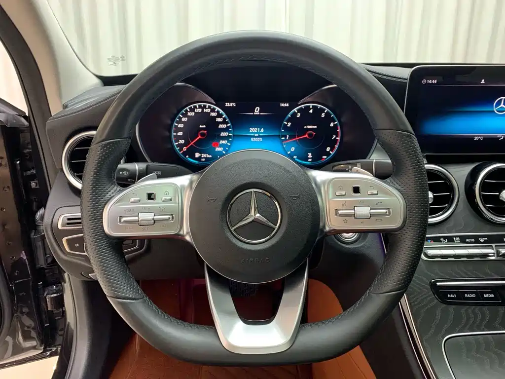 Mercedes-Benz C-Class — фото 15