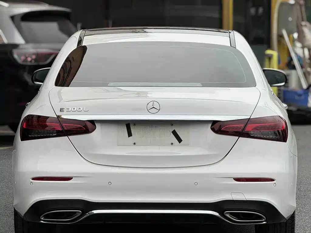 Mercedes-Benz E-Class — фото 6