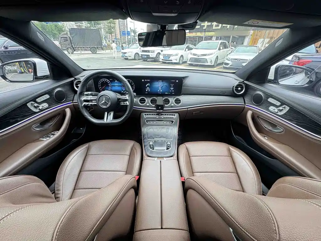 Mercedes-Benz E-Class — фото 10