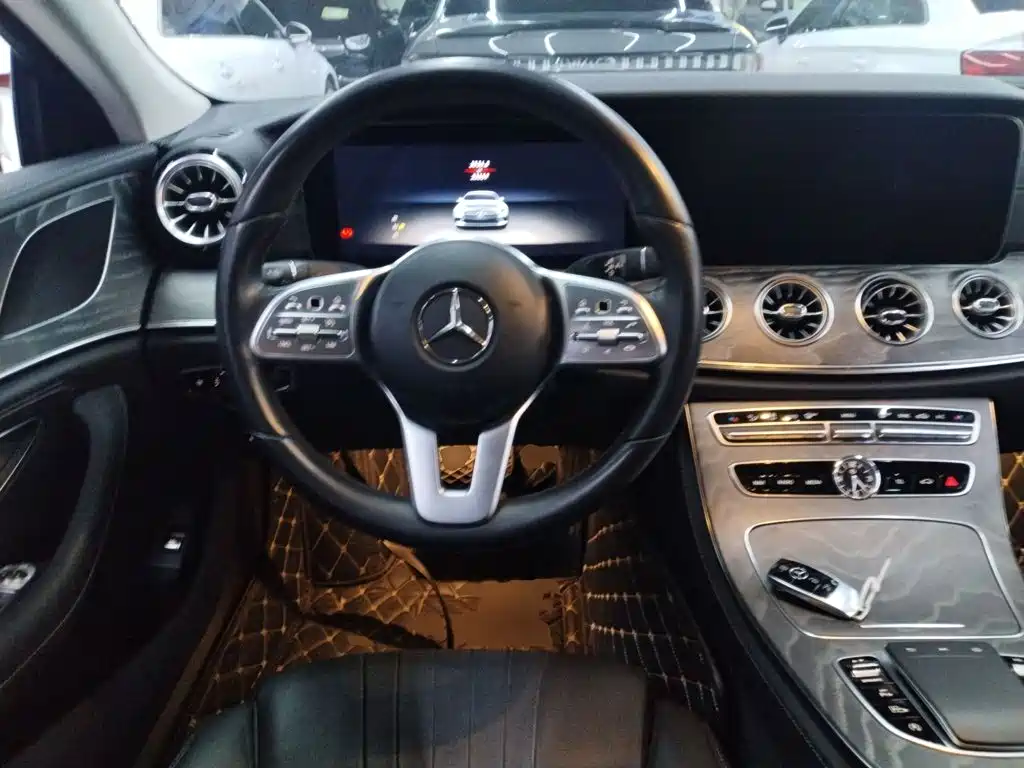 Mercedes-Benz CLS — фото 3