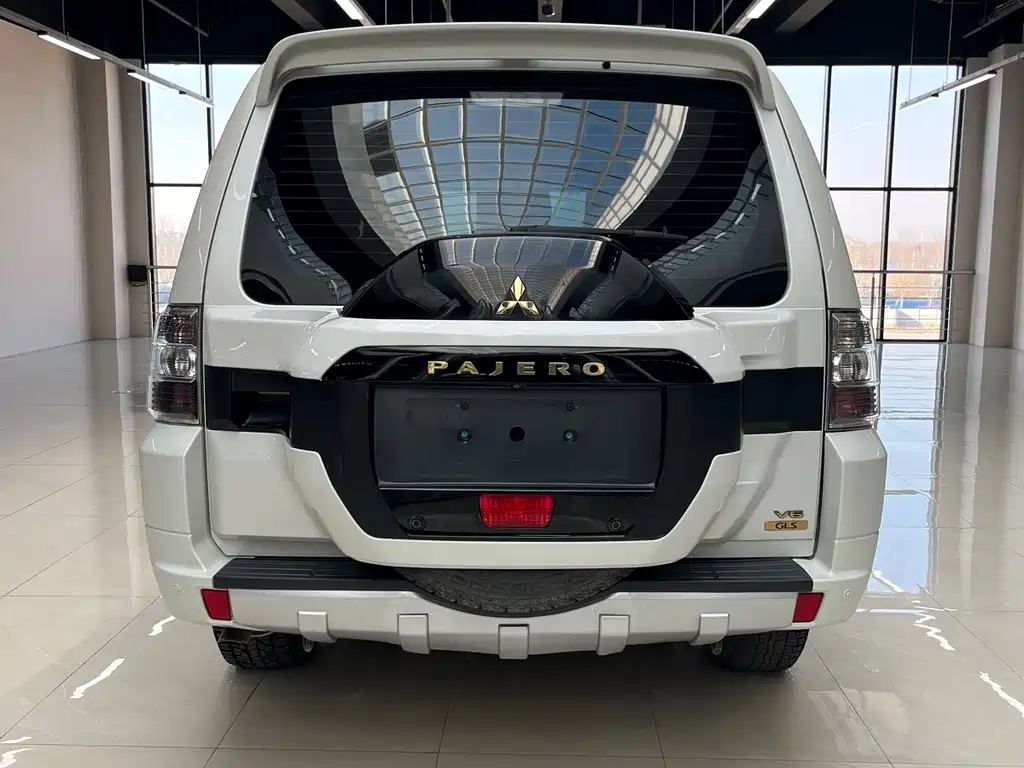 Mitsubishi Pajero (Import) — фото 5