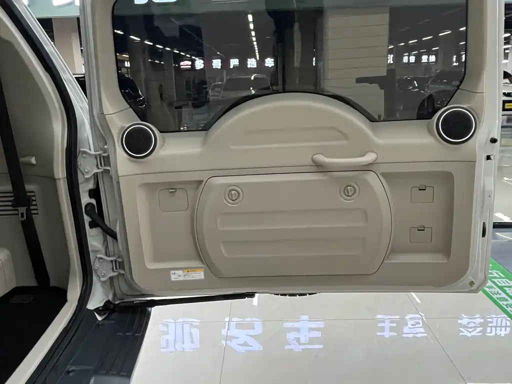 Mitsubishi Pajero (Import) — фото 15