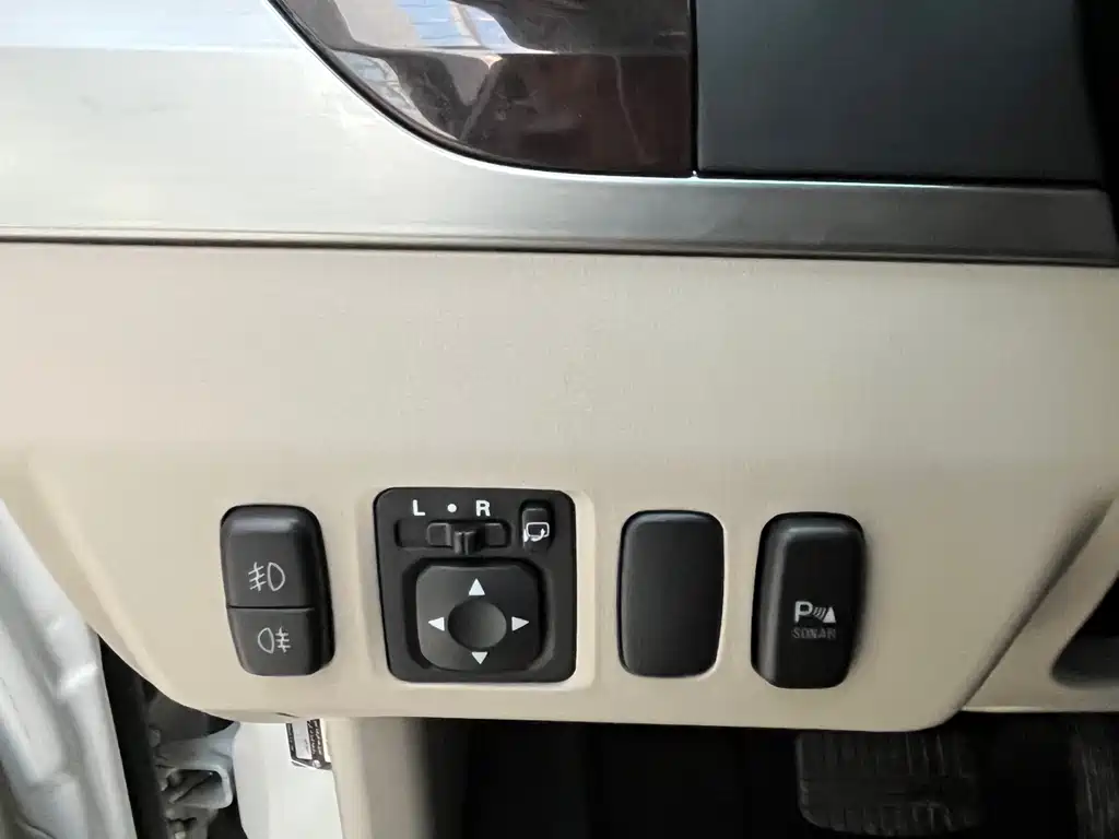 Mitsubishi Pajero (Import) — фото 21