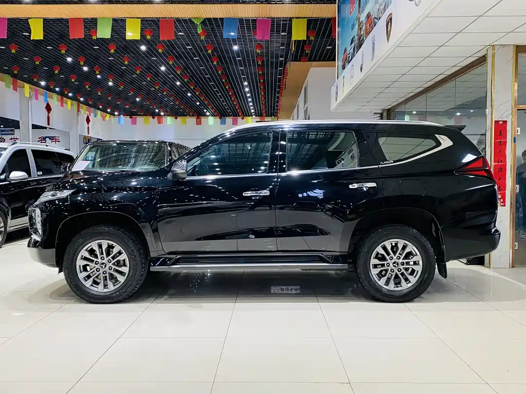 Mitsubishi Pajero Sport (Import) — фото 2