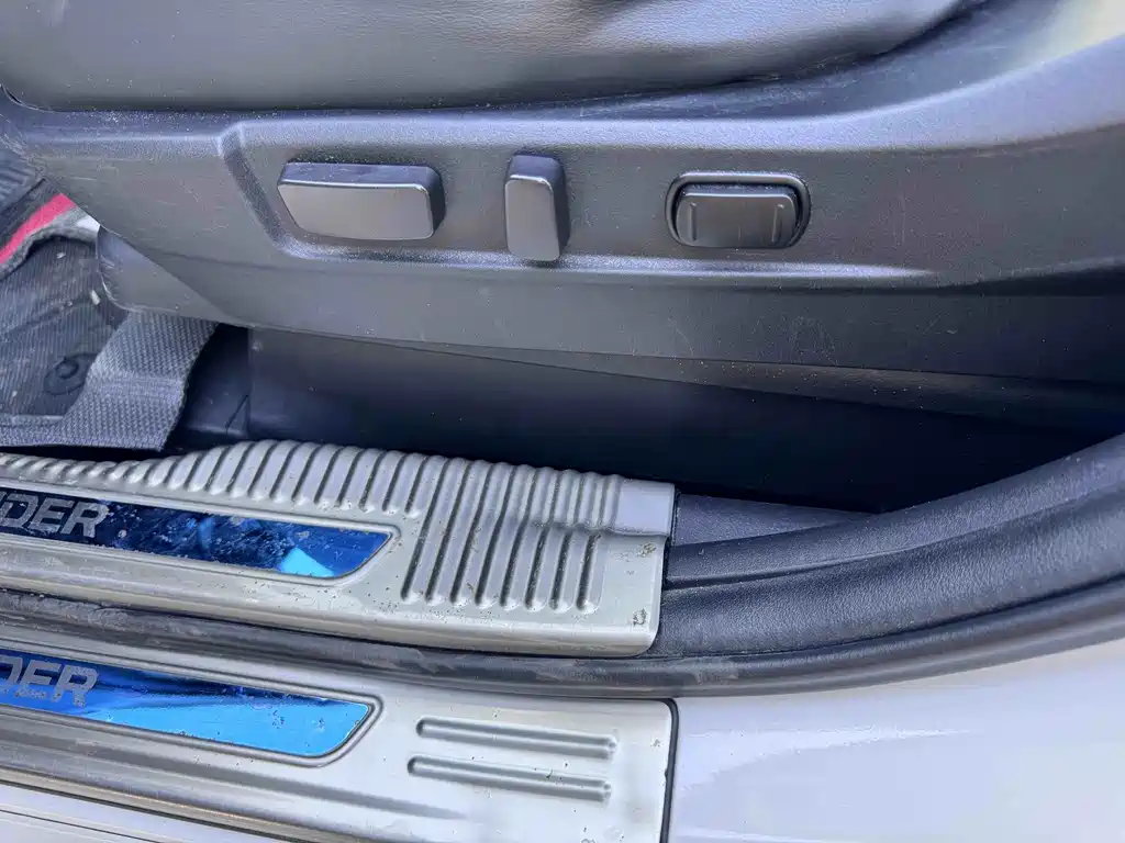 Mitsubishi Outlander — фото 14