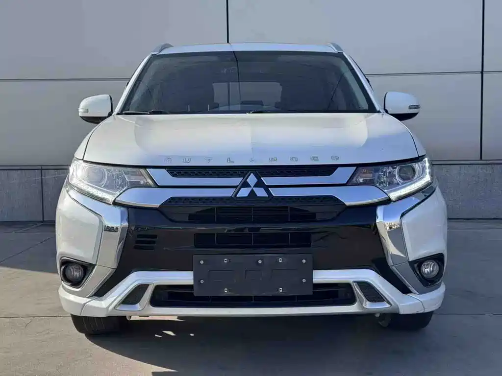 Mitsubishi Outlander — фото 6