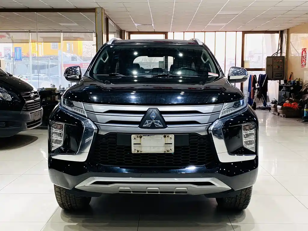 Mitsubishi Pajero Sport (Import) — фото 2