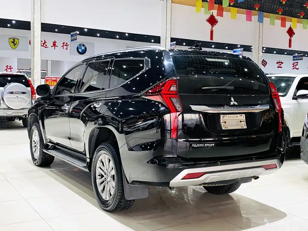 Mitsubishi Pajero Sport (Import) — фото 17