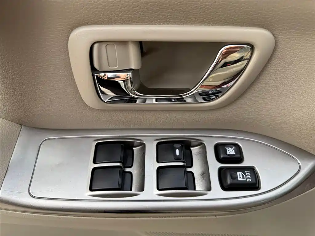 Mitsubishi Pajero (Import) — фото 29