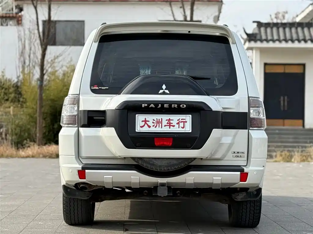 Mitsubishi Pajero (Import) — фото 6