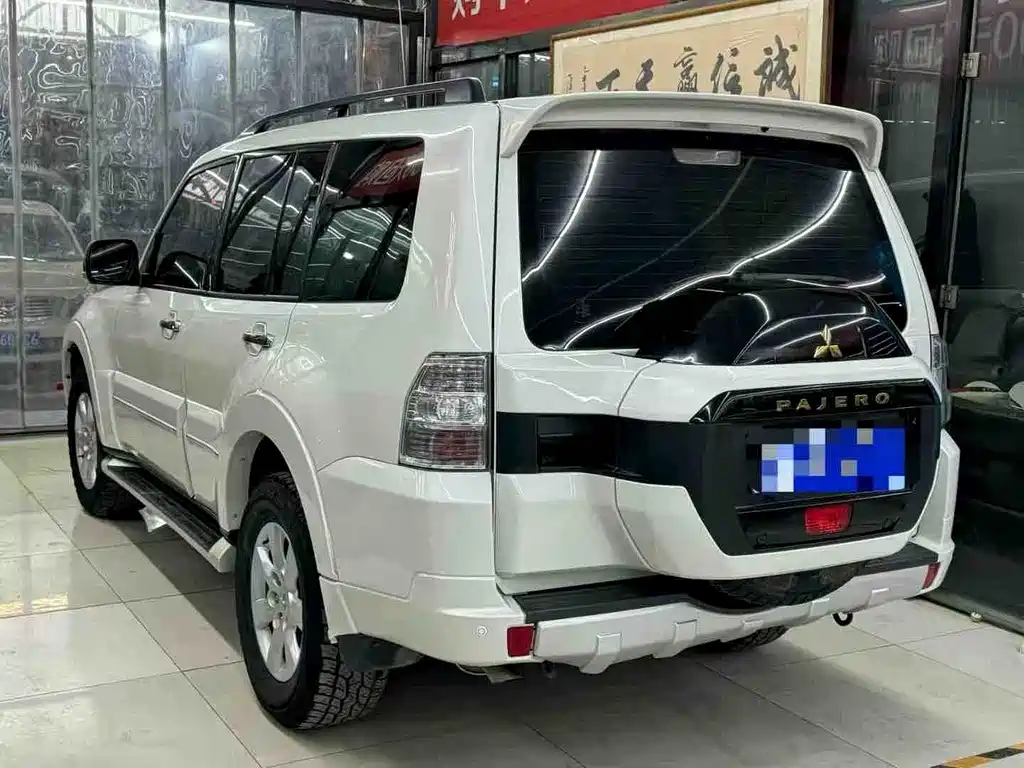 Mitsubishi Pajero (Import) — фото 7