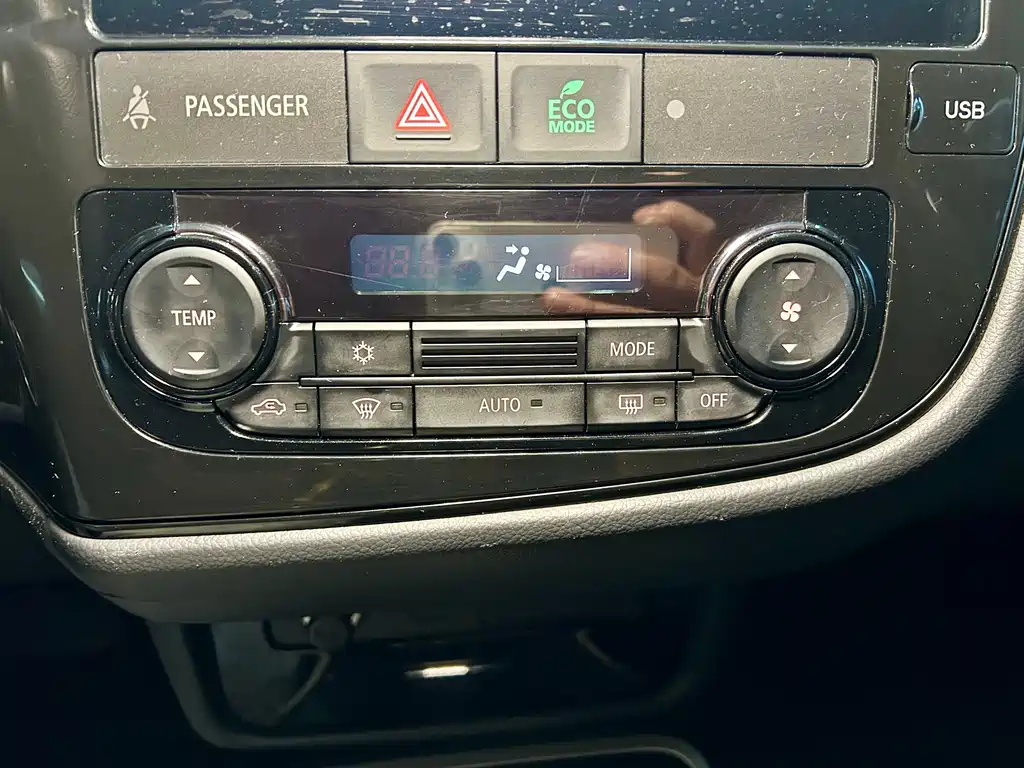 Mitsubishi Outlander — фото 18
