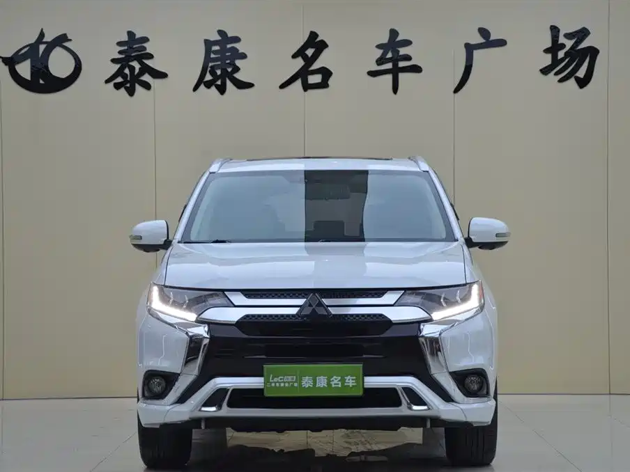 Mitsubishi Outlander — фото 2