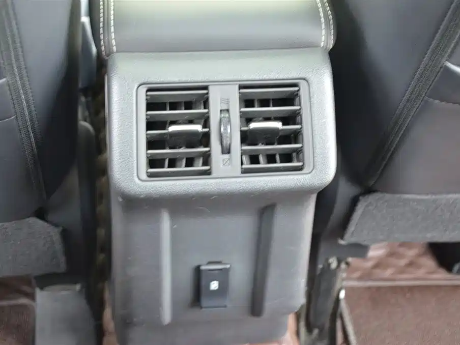 Mitsubishi Outlander — фото 10