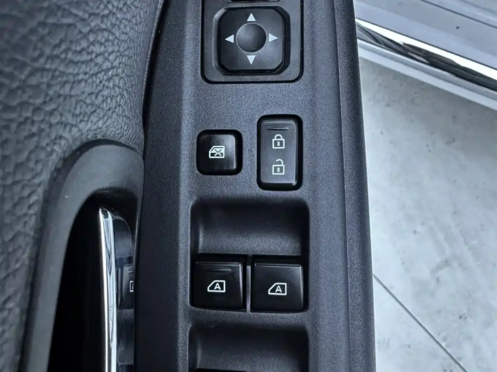 Mitsubishi Outlander — фото 18