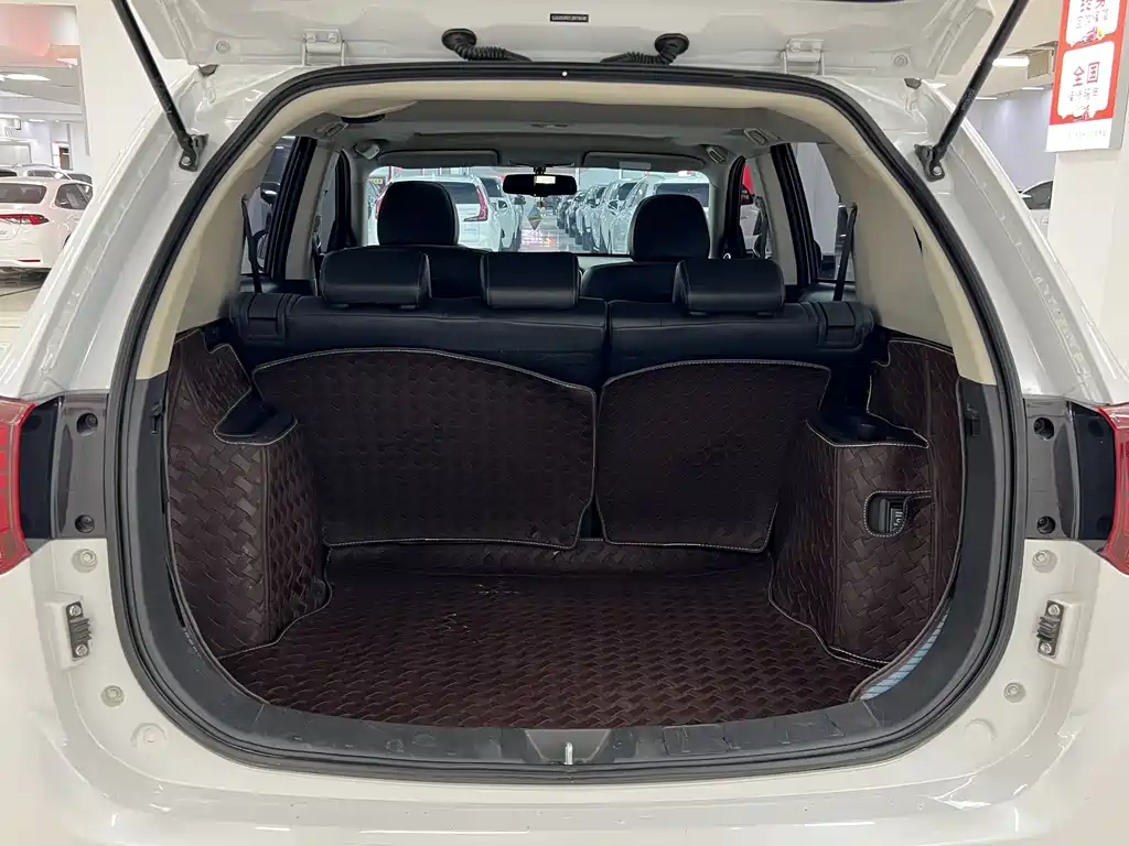 Mitsubishi Outlander — фото 18