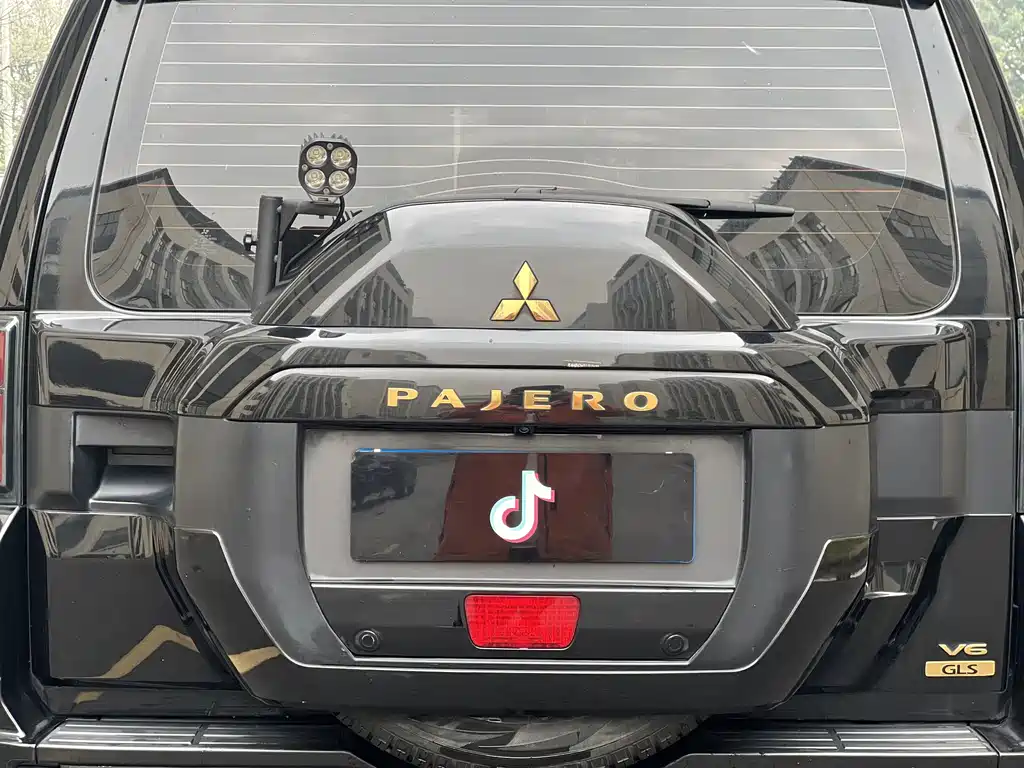 Mitsubishi Pajero (Import) — фото 17