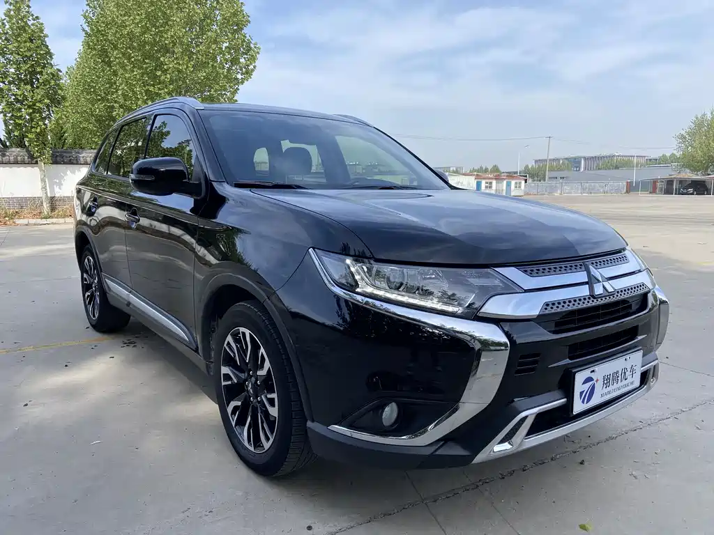 Mitsubishi Outlander — фото 3