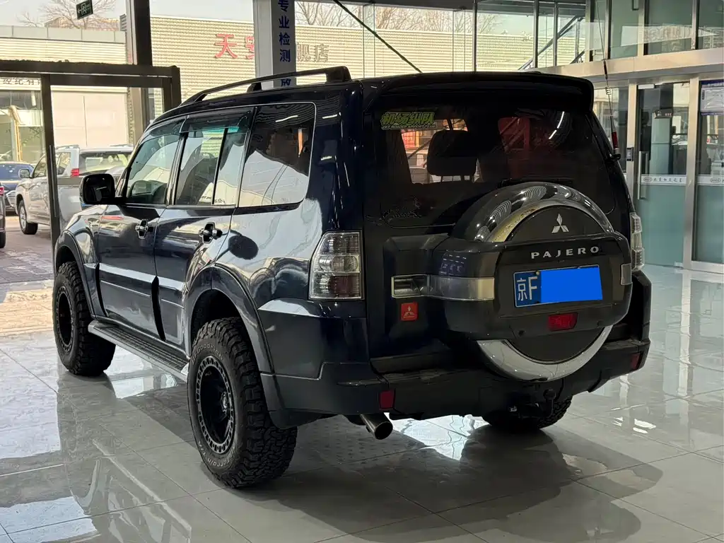 Mitsubishi Pajero (Import) — фото 4