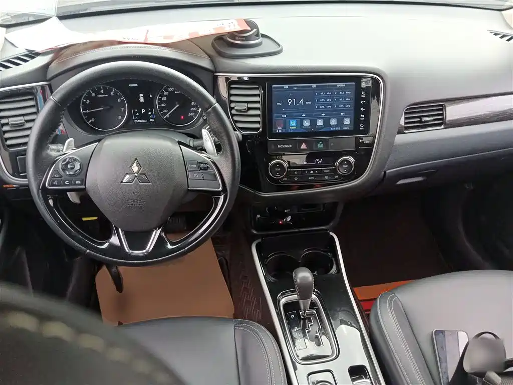 Mitsubishi Outlander — фото 10