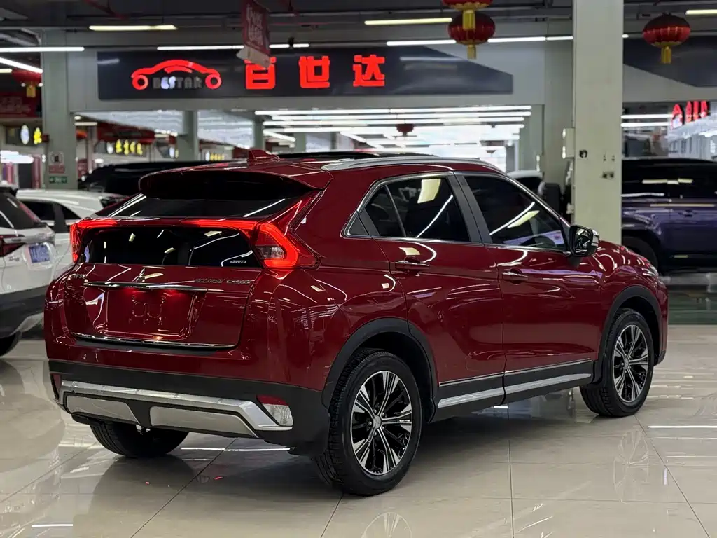 Mitsubishi Eclipse Cross — фото 2