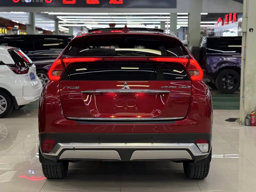 Mitsubishi Eclipse Cross — фото 22