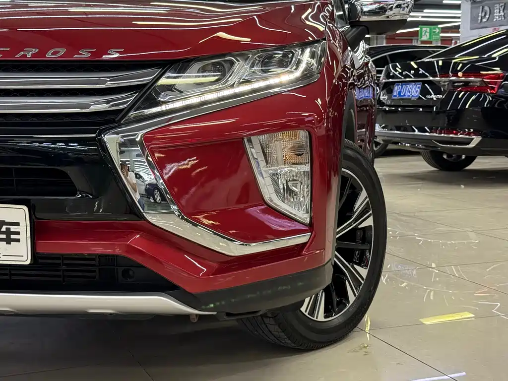 Mitsubishi Eclipse Cross — фото 23