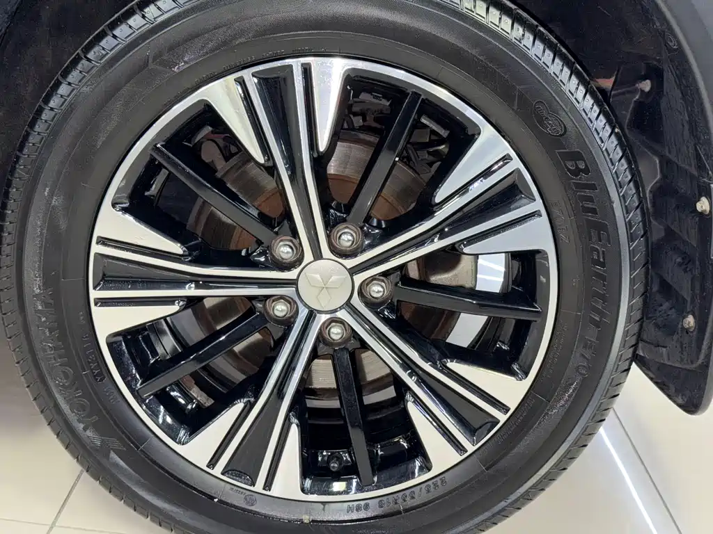 Mitsubishi Eclipse Cross — фото 25