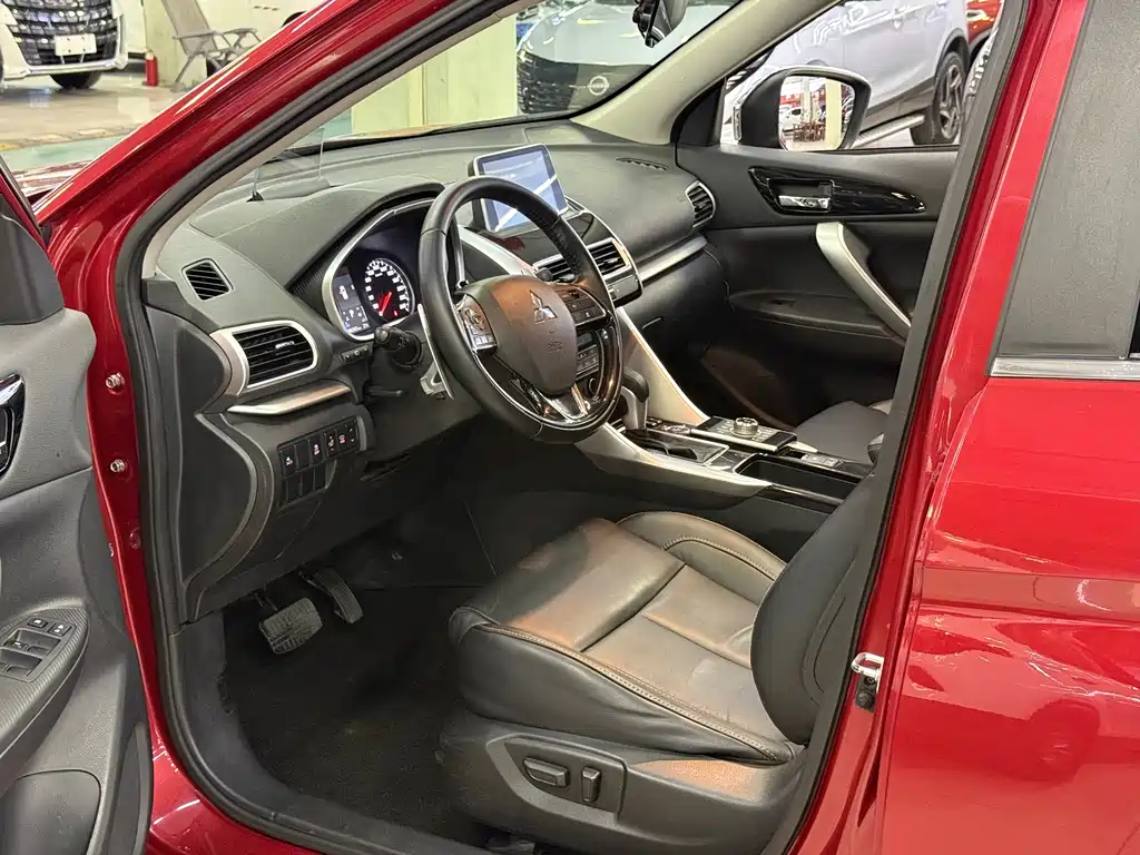 Mitsubishi Eclipse Cross — фото 4