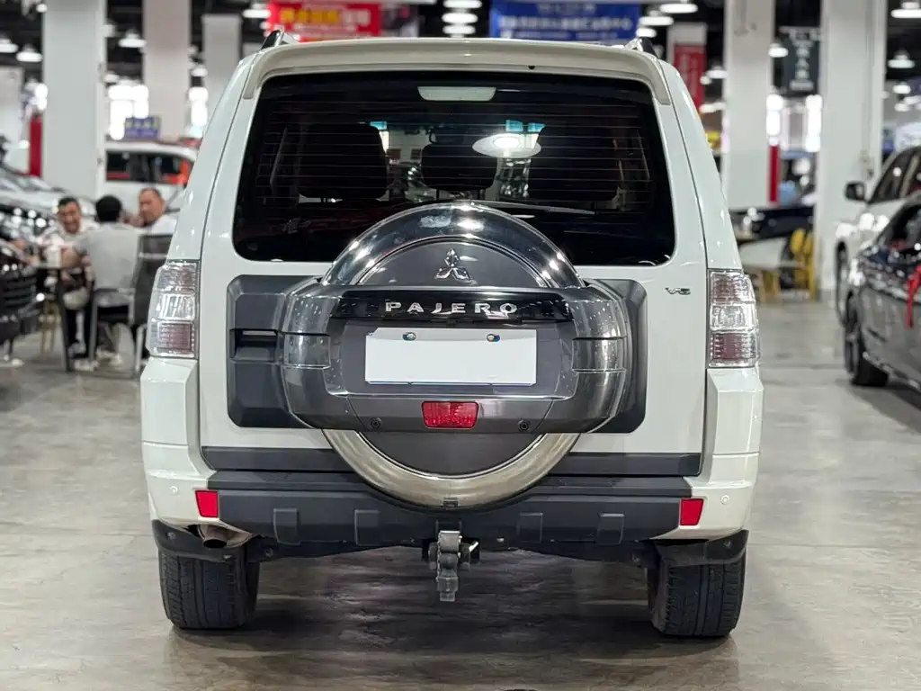 Mitsubishi Pajero (Import) — фото 4