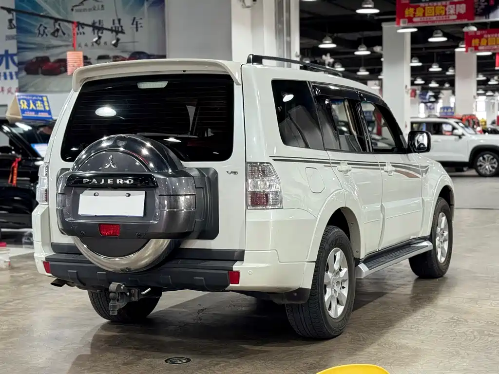 Mitsubishi Pajero (Import) — фото 5