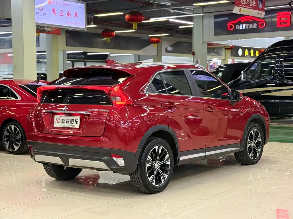 Mitsubishi Eclipse Cross — фото 2