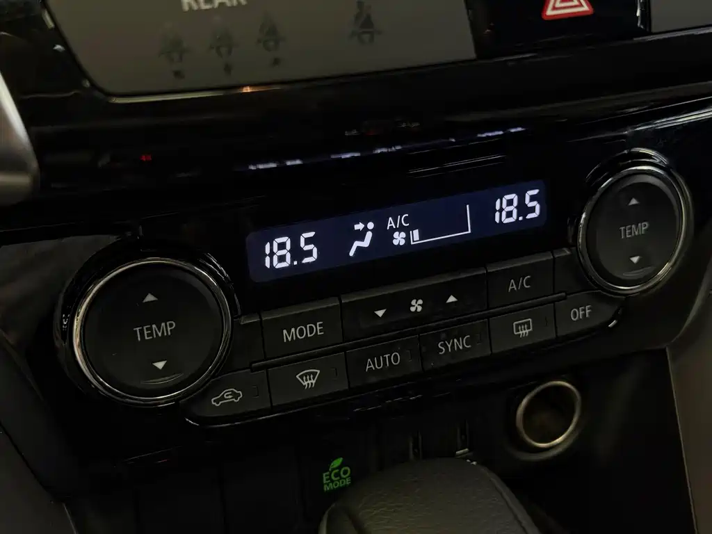 Mitsubishi Eclipse Cross — фото 11