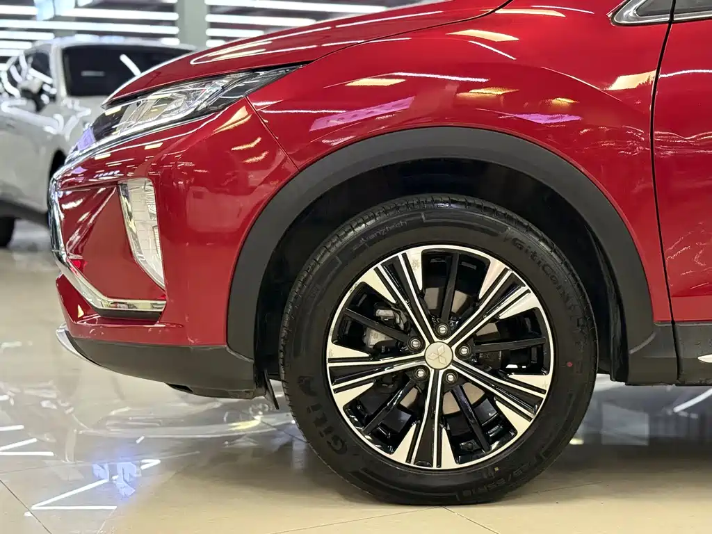 Mitsubishi Eclipse Cross — фото 20