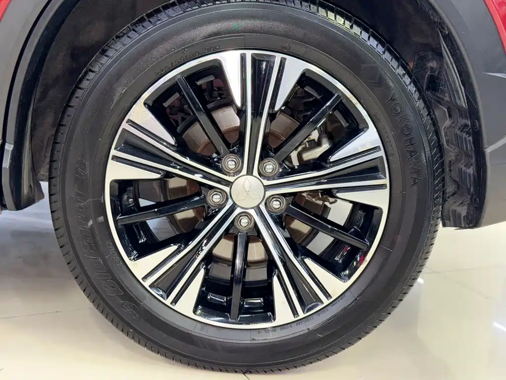 Mitsubishi Eclipse Cross — фото 23
