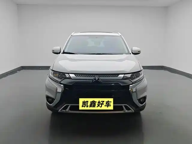 Mitsubishi Outlander — фото 2