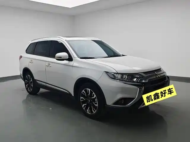 Mitsubishi Outlander — фото 3