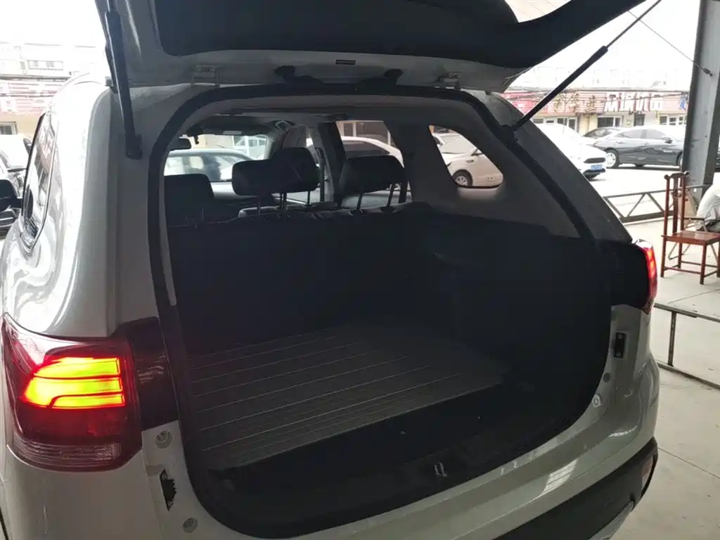Mitsubishi Outlander — фото 19