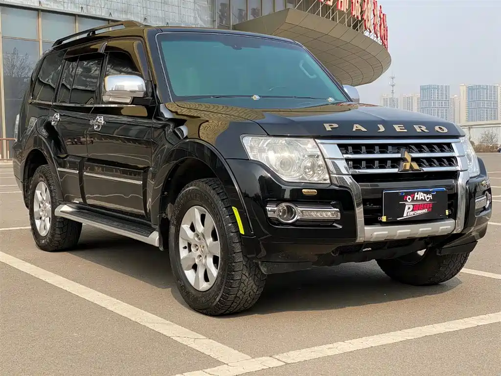 Mitsubishi Pajero (Import) — фото 2
