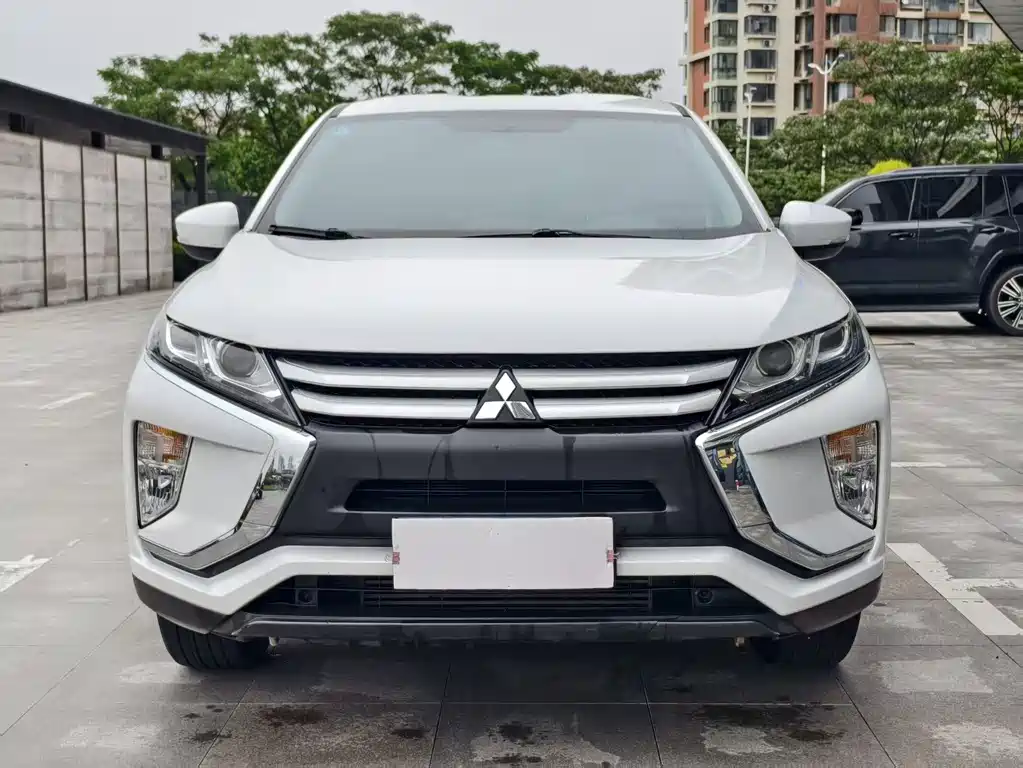 Mitsubishi Eclipse Cross — фото 2