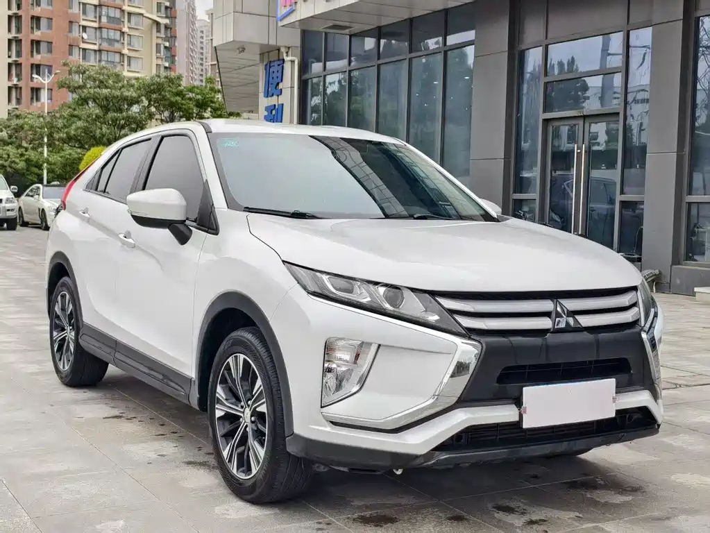 Mitsubishi Eclipse Cross — фото 3