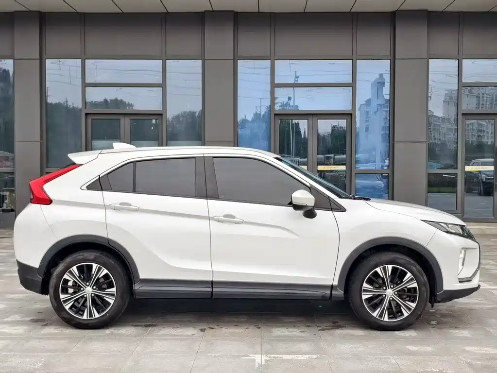 Mitsubishi Eclipse Cross — фото 5