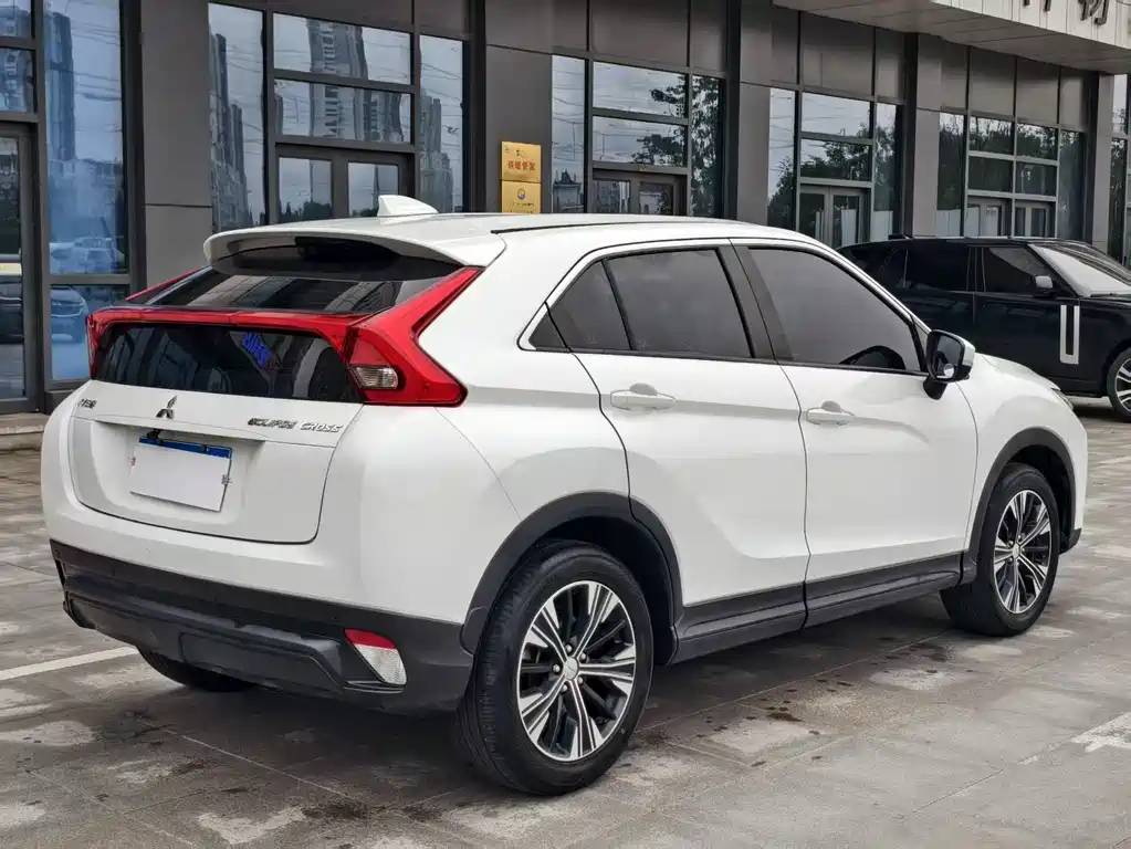 Mitsubishi Eclipse Cross — фото 6
