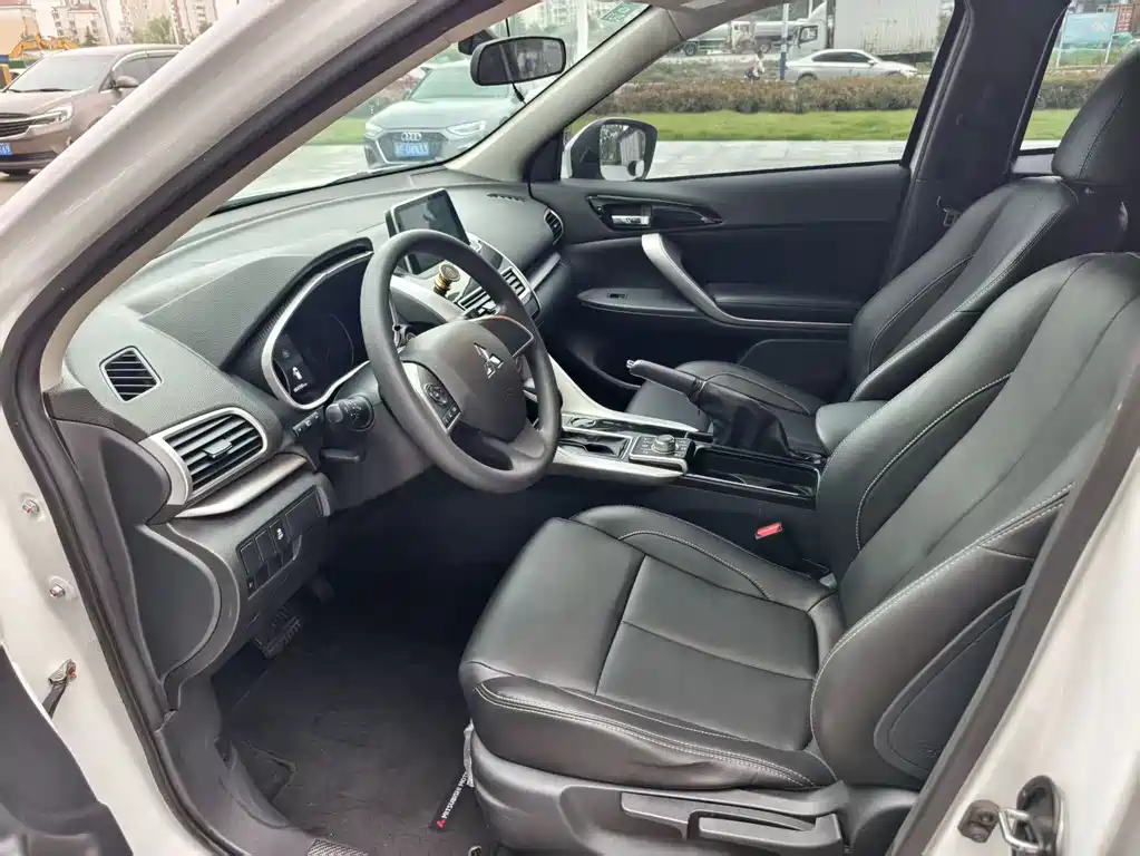 Mitsubishi Eclipse Cross — фото 7