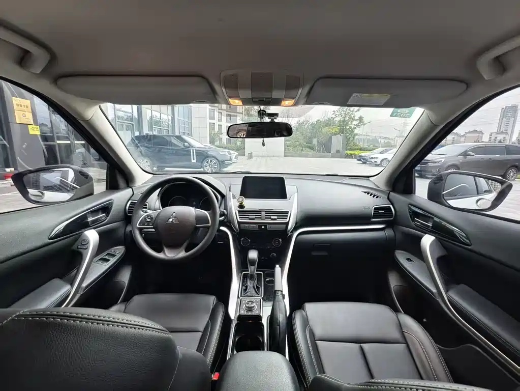 Mitsubishi Eclipse Cross — фото 9